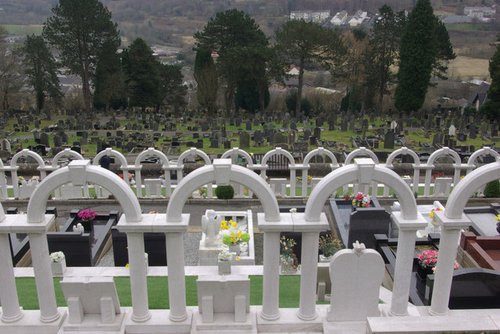Aberfan_Cemetery_3377910_20634800_geograph