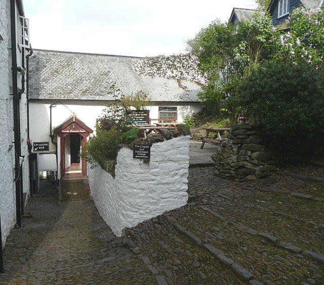 Methodist_Church,_Clovelly_-_geograph.org.uk_-_1364513