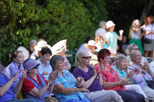 Music in the garden3