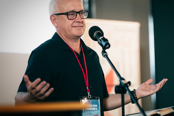 barry-sloane-poland-conf-25