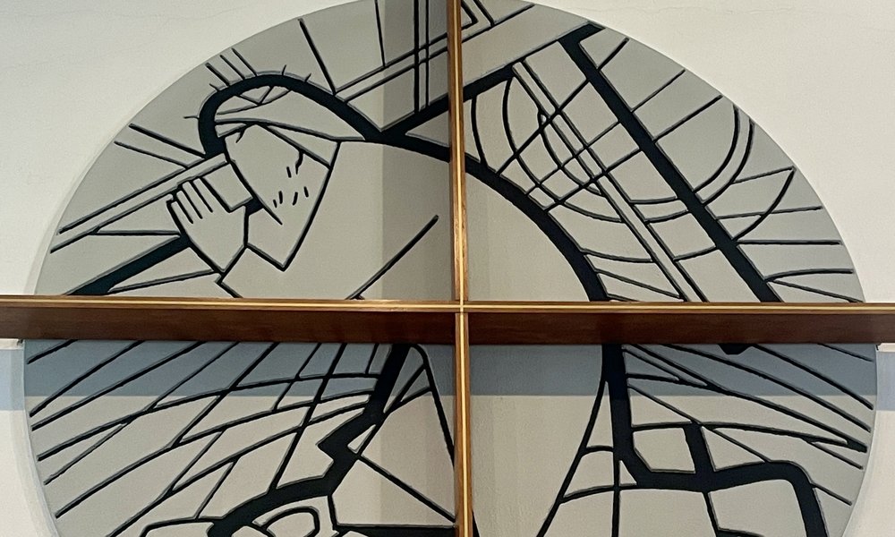 A photograph of an artwork by German graphic artist Werner Knauer depicting Jesus on the way to his Crucifixion.