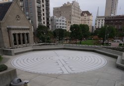 labyrinth-grace-cathedral-san-fransisco-x250