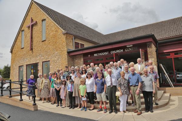 stratford-methodist-church-congregation-2
